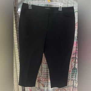 Chico’s‎ Fabulously slimming Women’s size 2 black carpi pants.